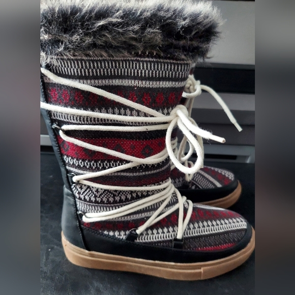 JustFab Snag Winter Boots - Picture 2 of 6